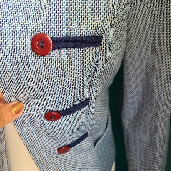 Meet your Posher, Amanda - Picture 5 of 6